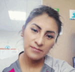 María Salinas usando limpiador facial para puntos negros y poros abiertos – Tarija, Bolivia